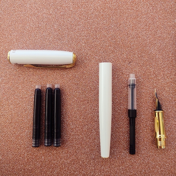 Fountain Pen - Picture 2 of 12